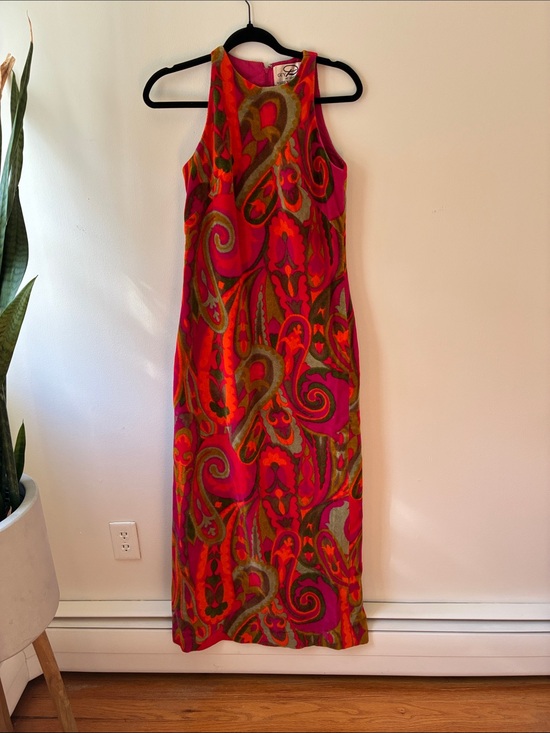 Vintage Dresses & Skirts - Vintage 1970s Hot Pink Paisley Maxi Dress with Olive & Red Accents